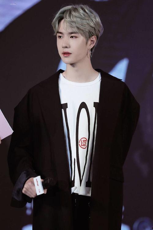 王一博飞车爆料视频大全,速度与激情的视觉盛宴 第1张 王一博飞车爆料视频大全,速度与激情的视觉盛宴 第1张